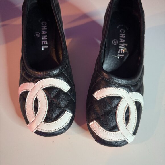 Classic Chanel Quilted Shoes, Mid-Heel - Picture 2 of 12